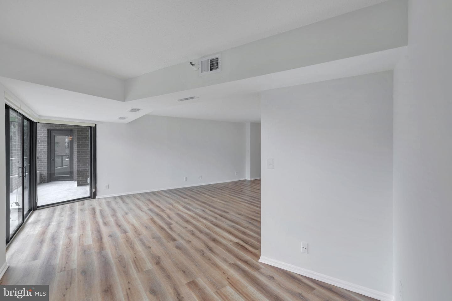 1600 N Oak Street #212 photo 25