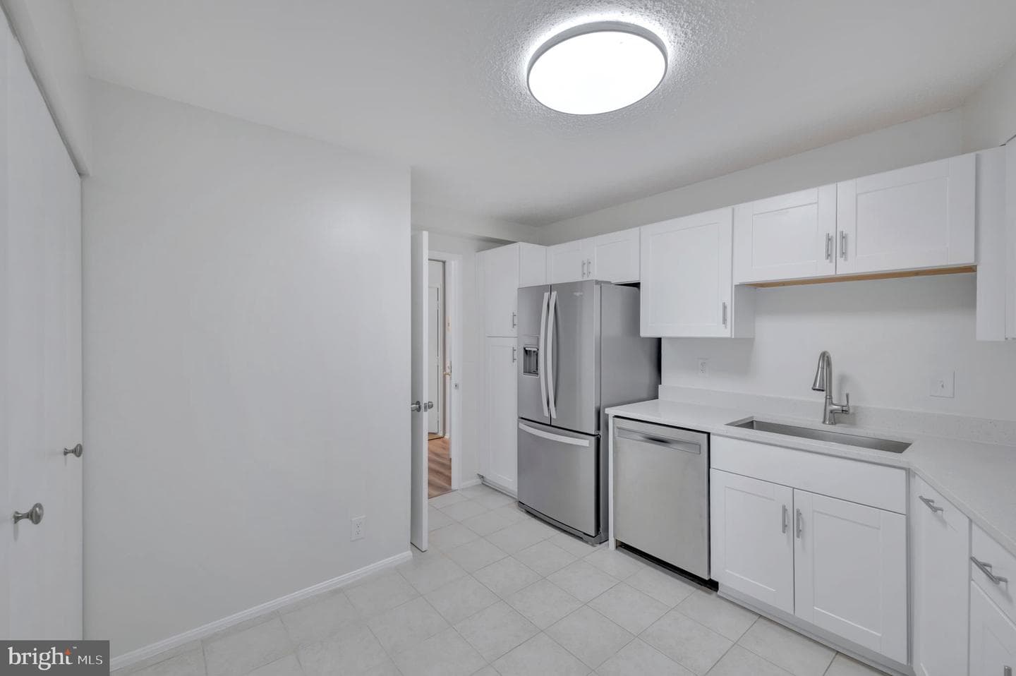 1600 N Oak Street #212 photo 27
