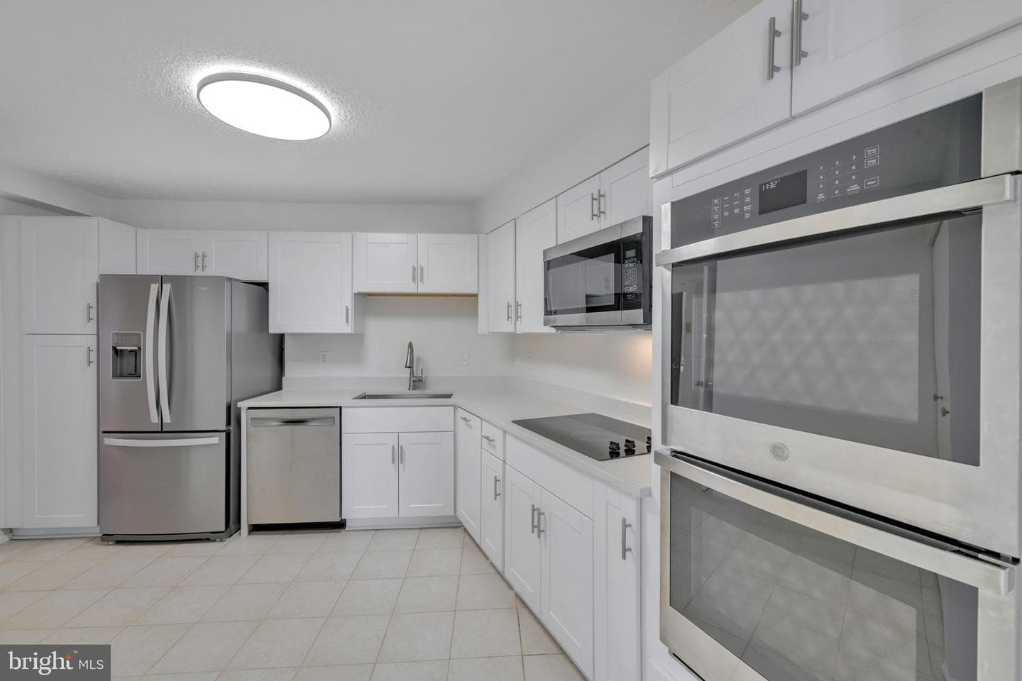 1600 N Oak Street #212 photo 28