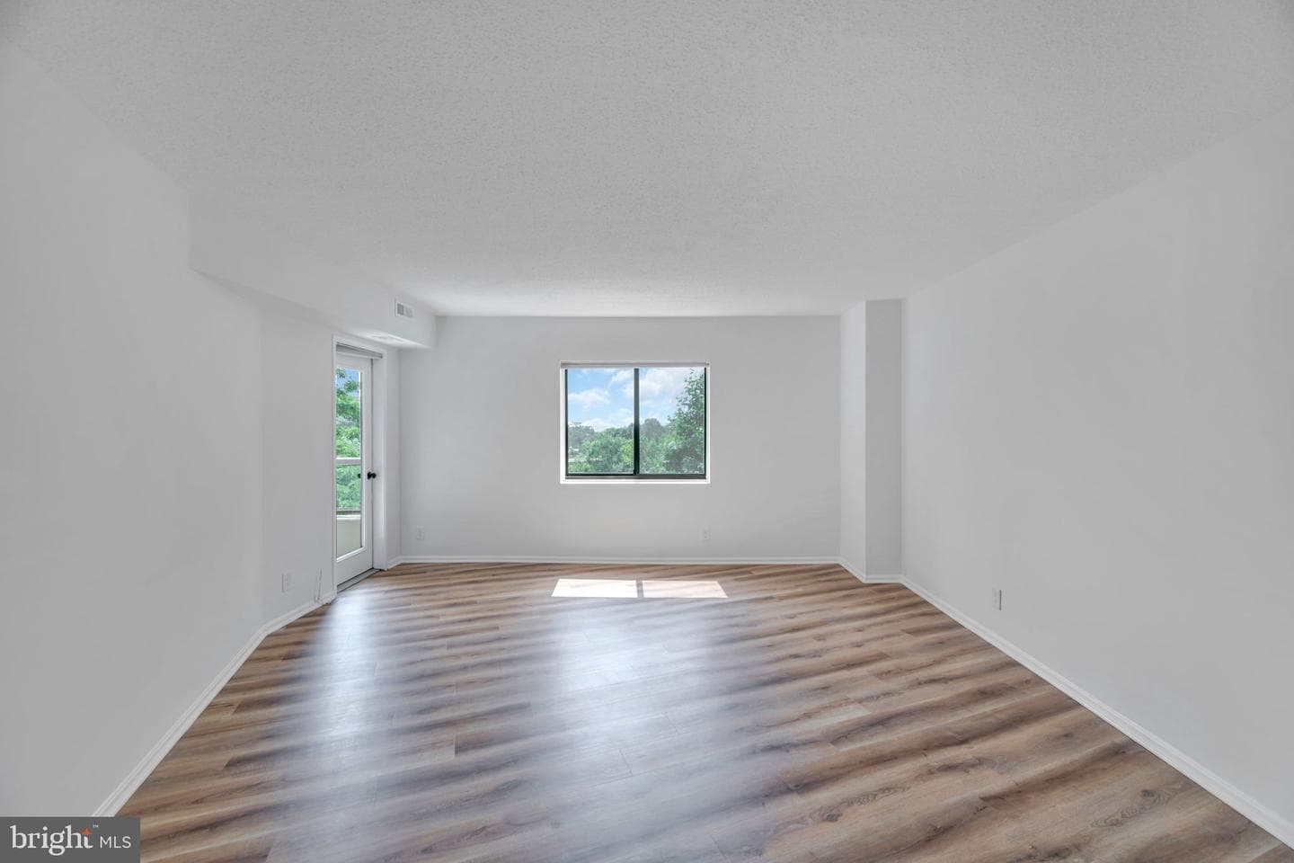 1600 N Oak Street #212 photo 30
