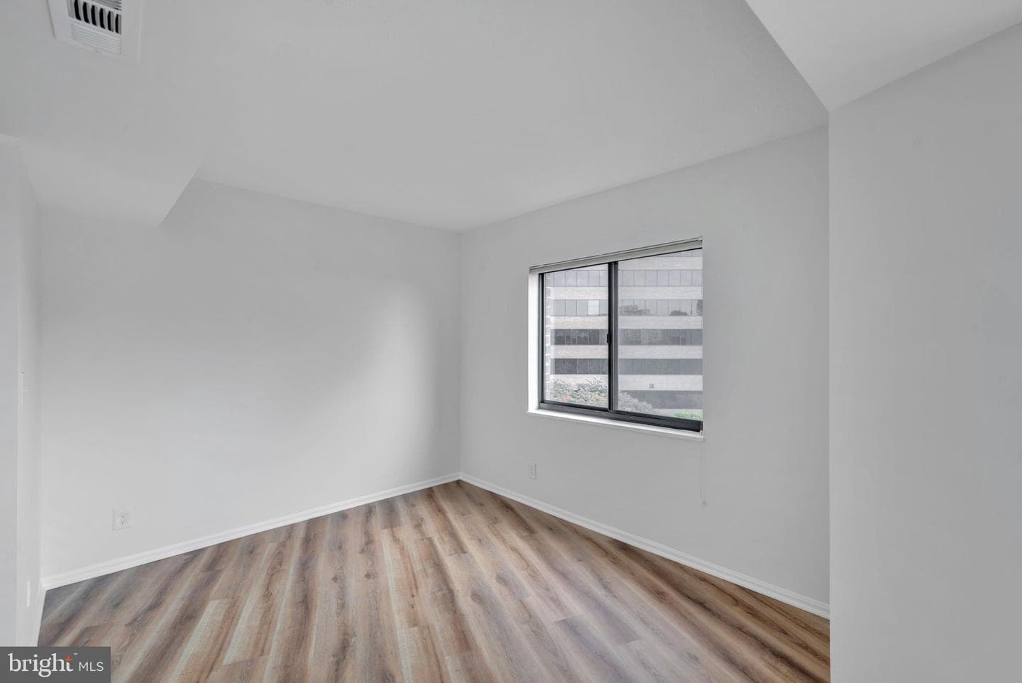 1600 N Oak Street #212 photo 36