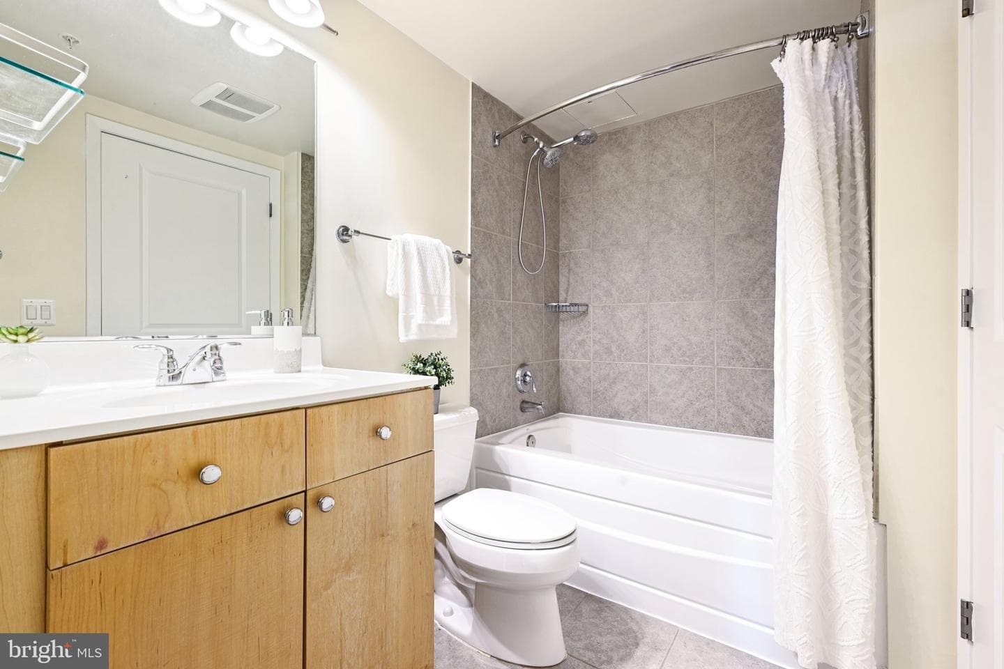 820 N Pollard Street #801 photo 41