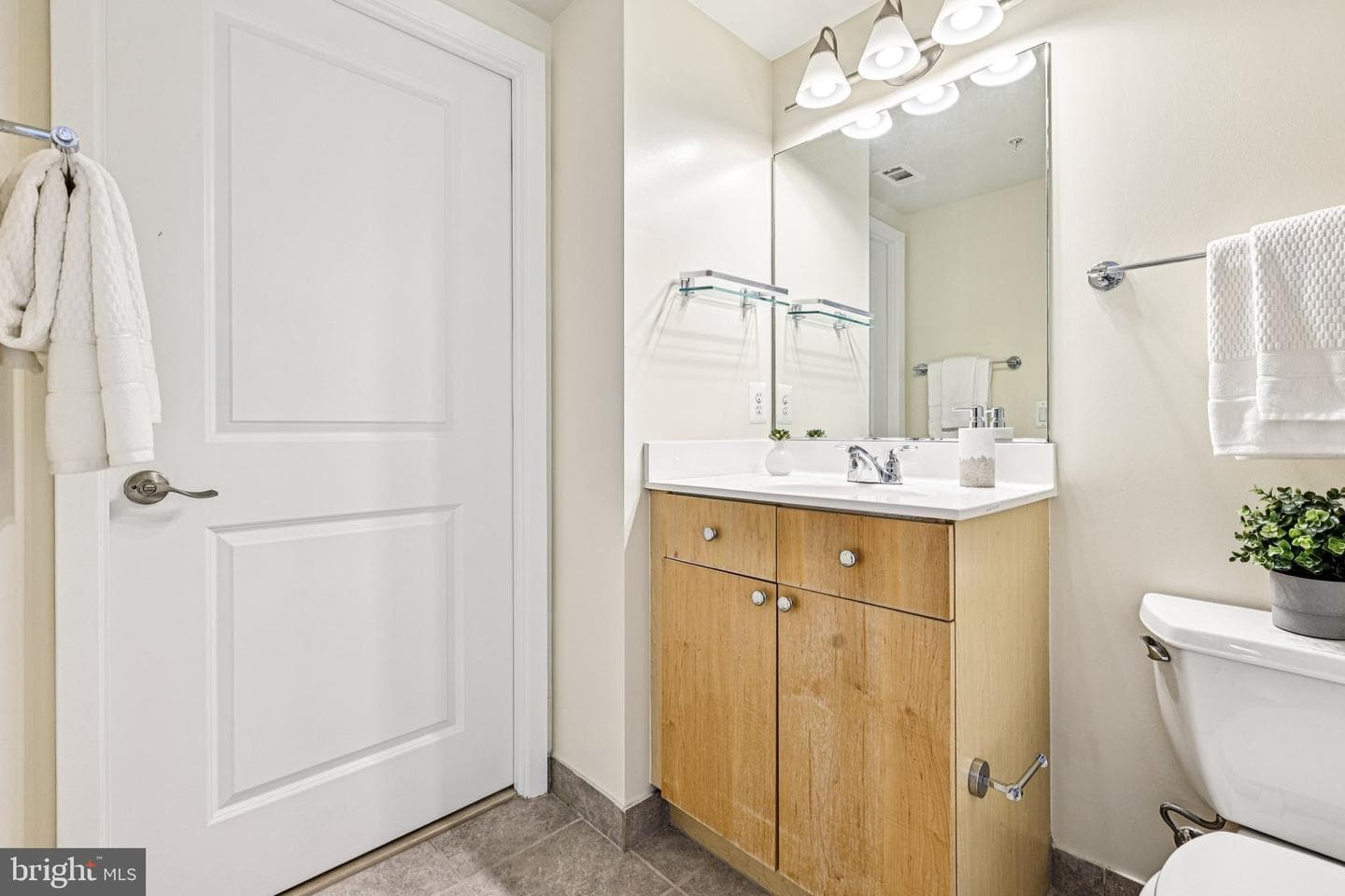 820 N Pollard Street #801 photo 42