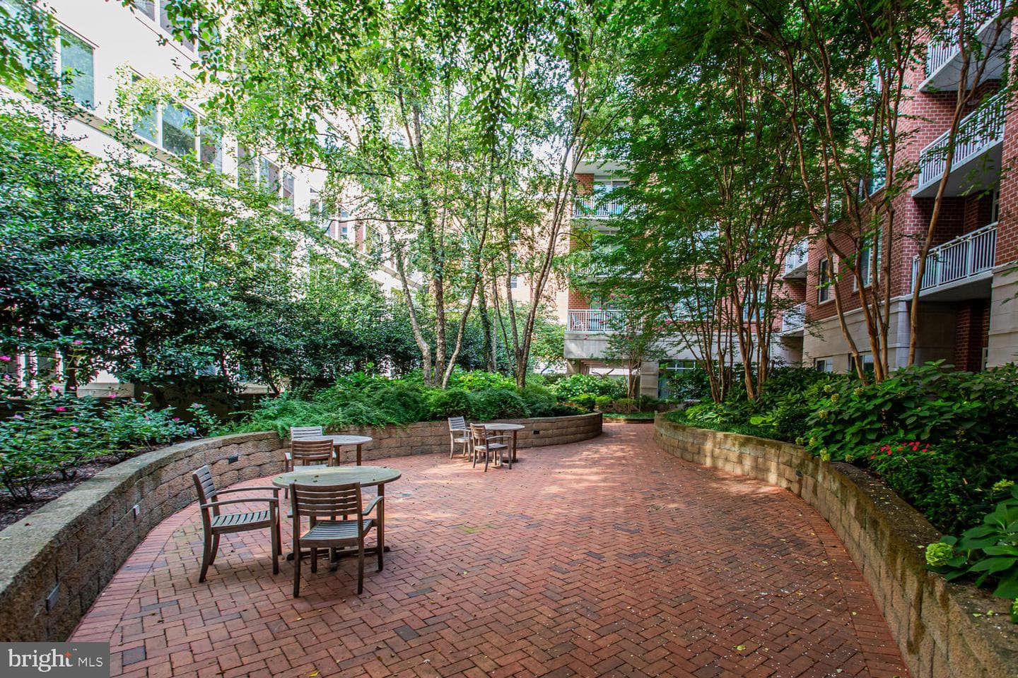 820 N Pollard Street #801 photo 53