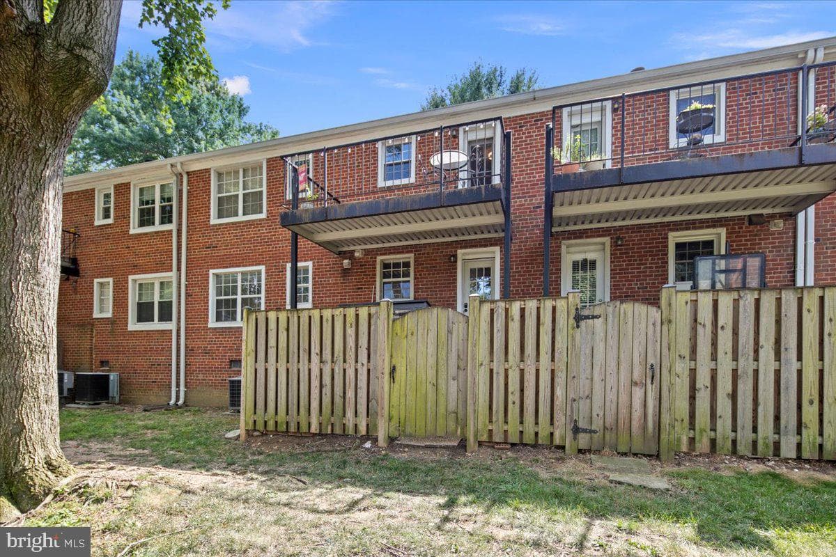 2833 S Wakefield Street #c photo 31