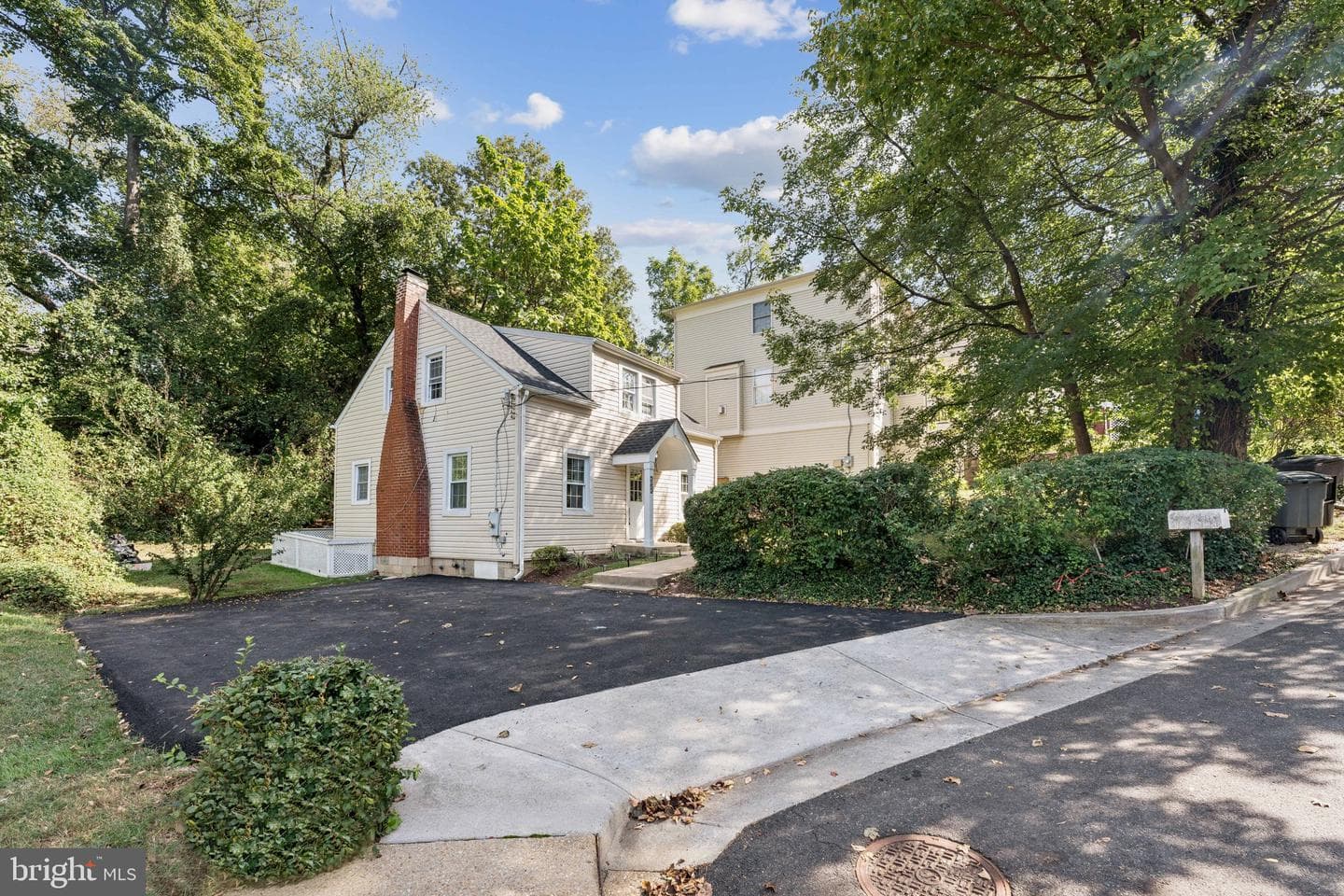 2153 N Taylor Street, Arlington