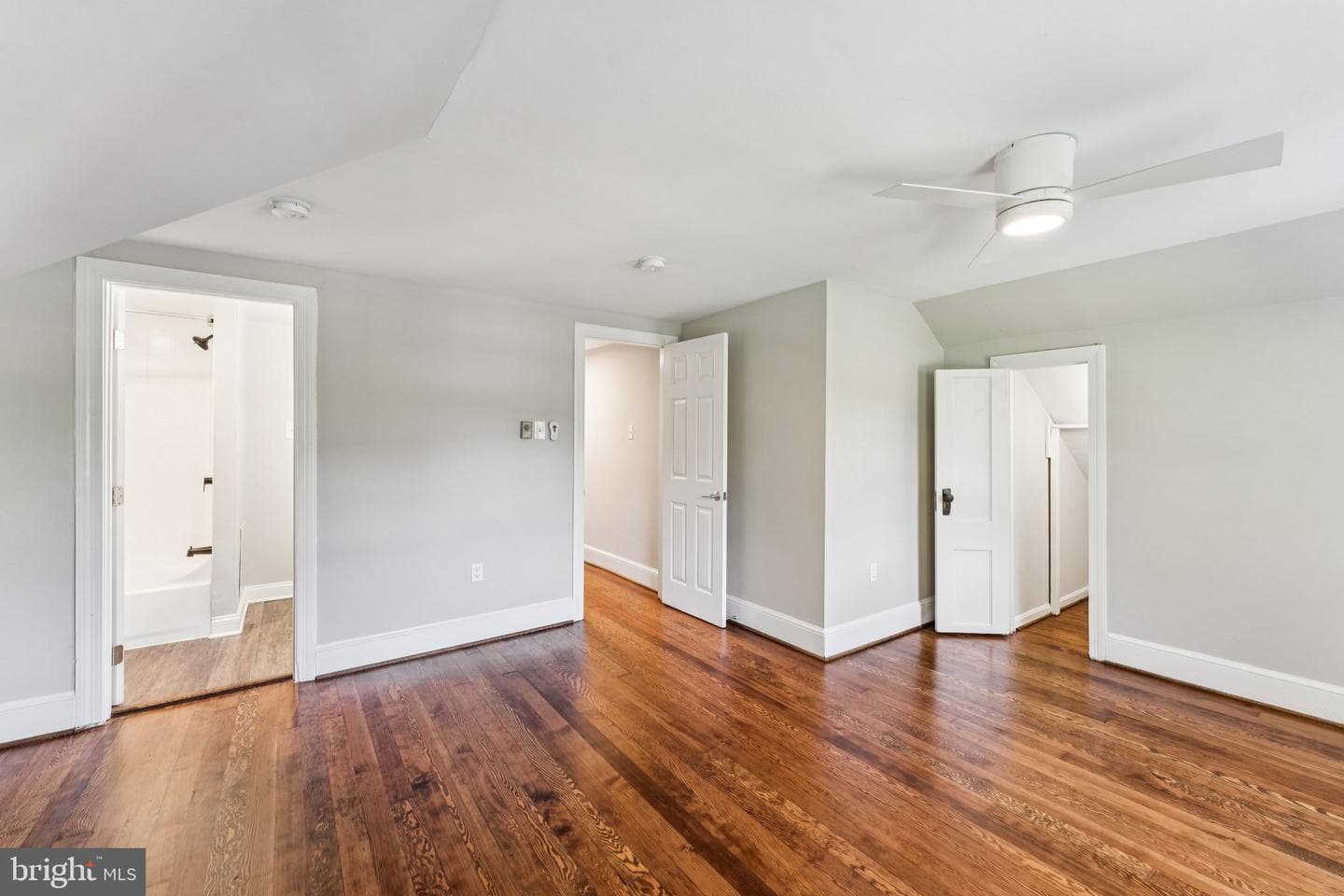 2153 N Taylor Street photo 25