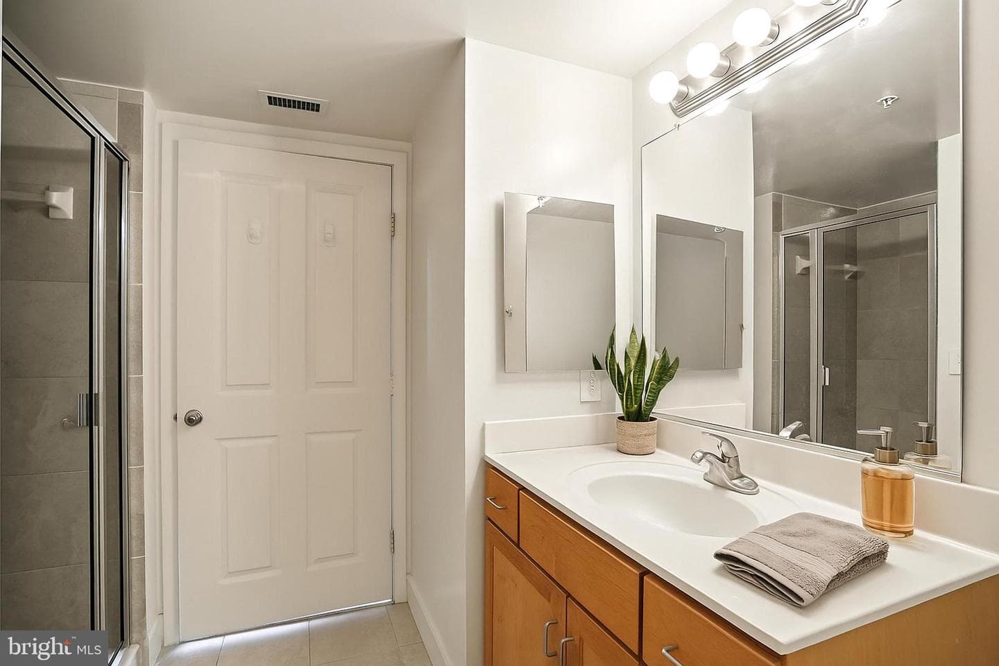 1205 Garfield Street #808 photo 10