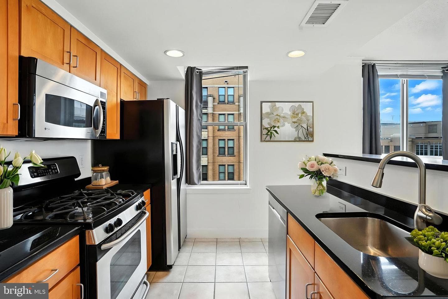 1205 Garfield Street #808 photo 4