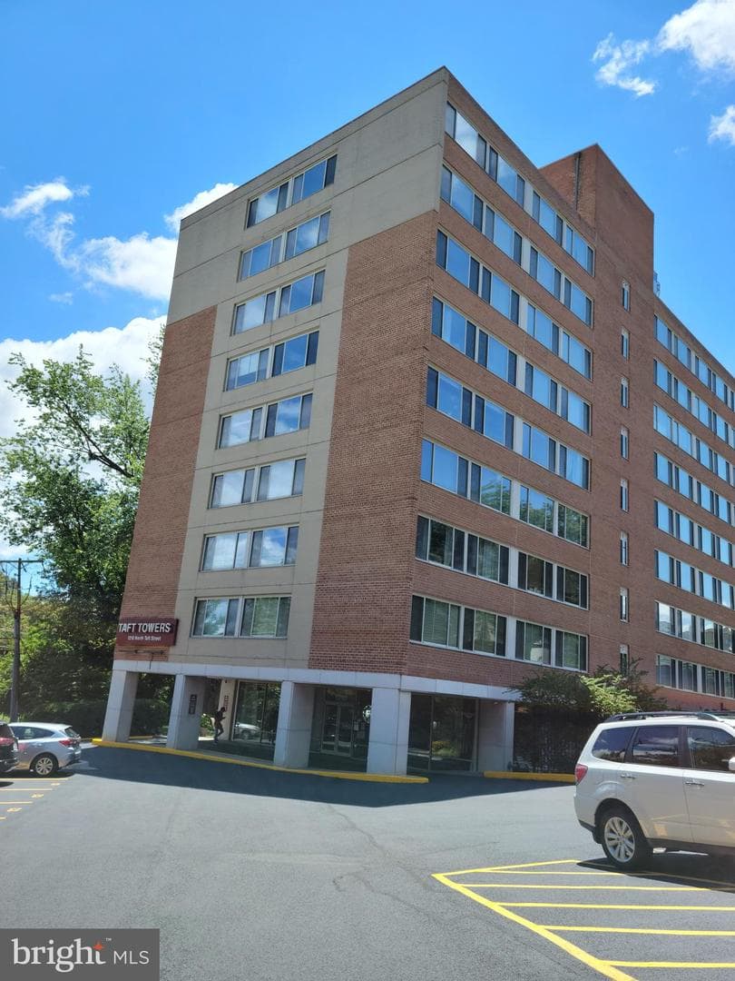 1210 N Taft Street #710, Arlington