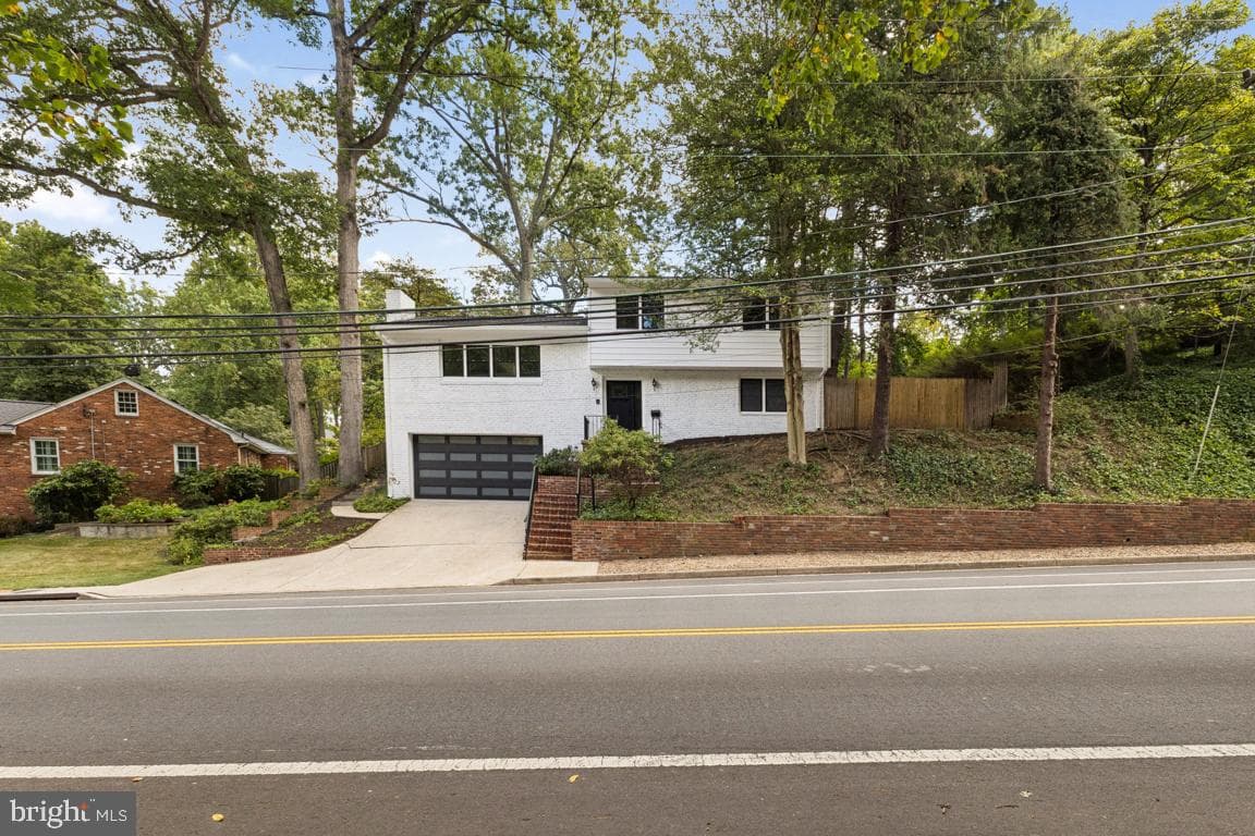 3209 Military Road, Arlington