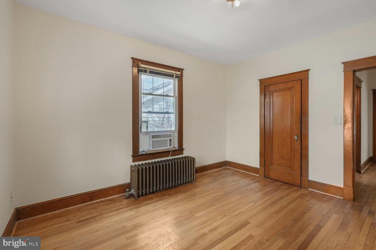 2114 N Oakland Street photo 19