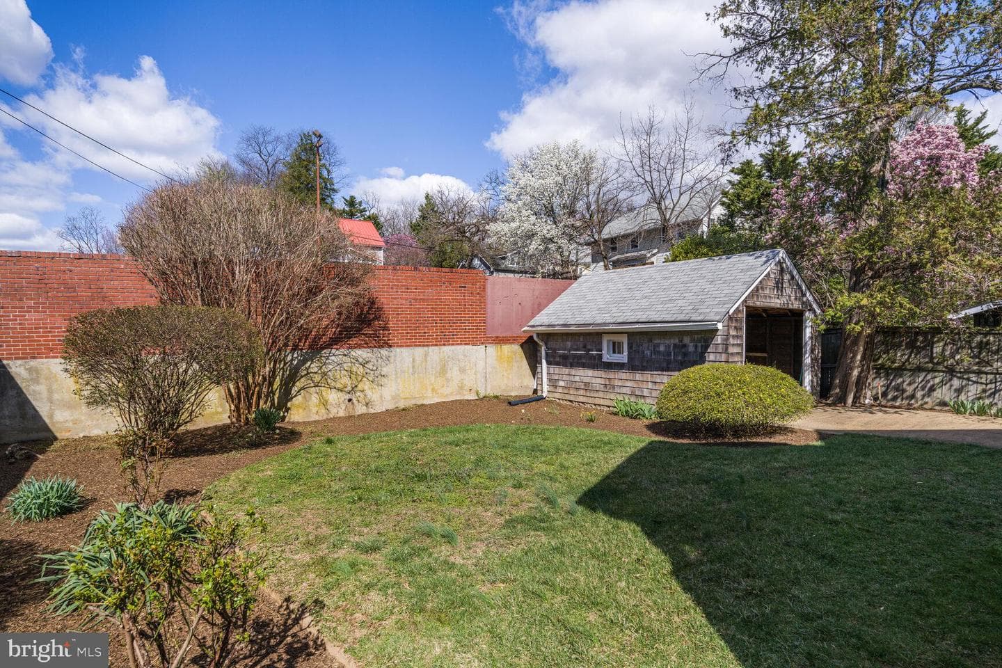 2114 N Oakland Street photo 34