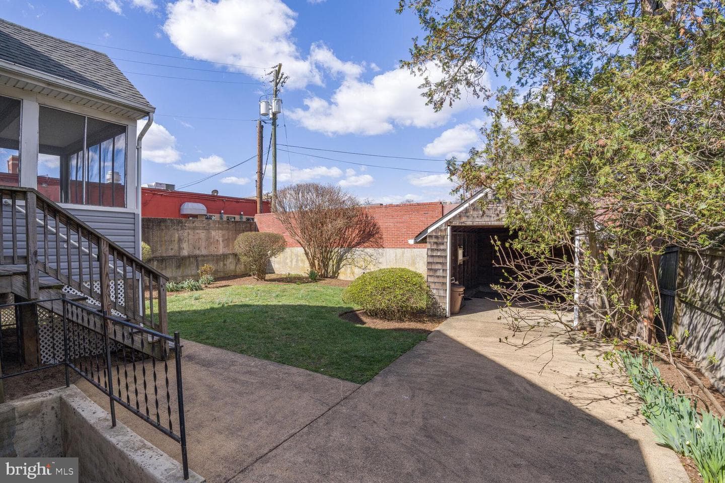2114 N Oakland Street photo 35