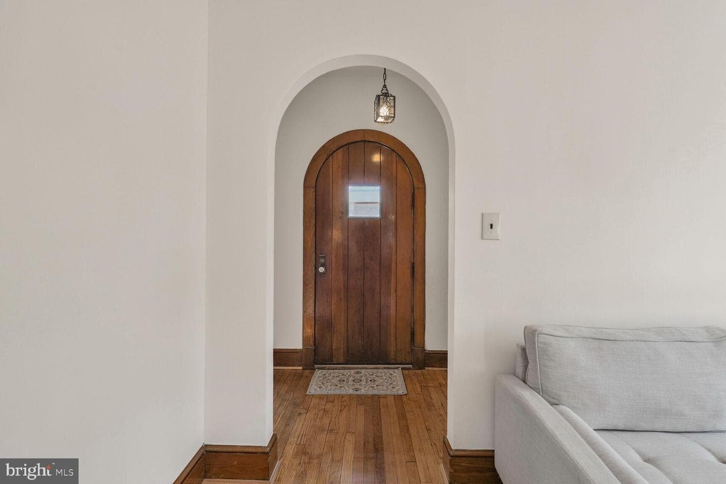 2114 N Oakland Street photo 6