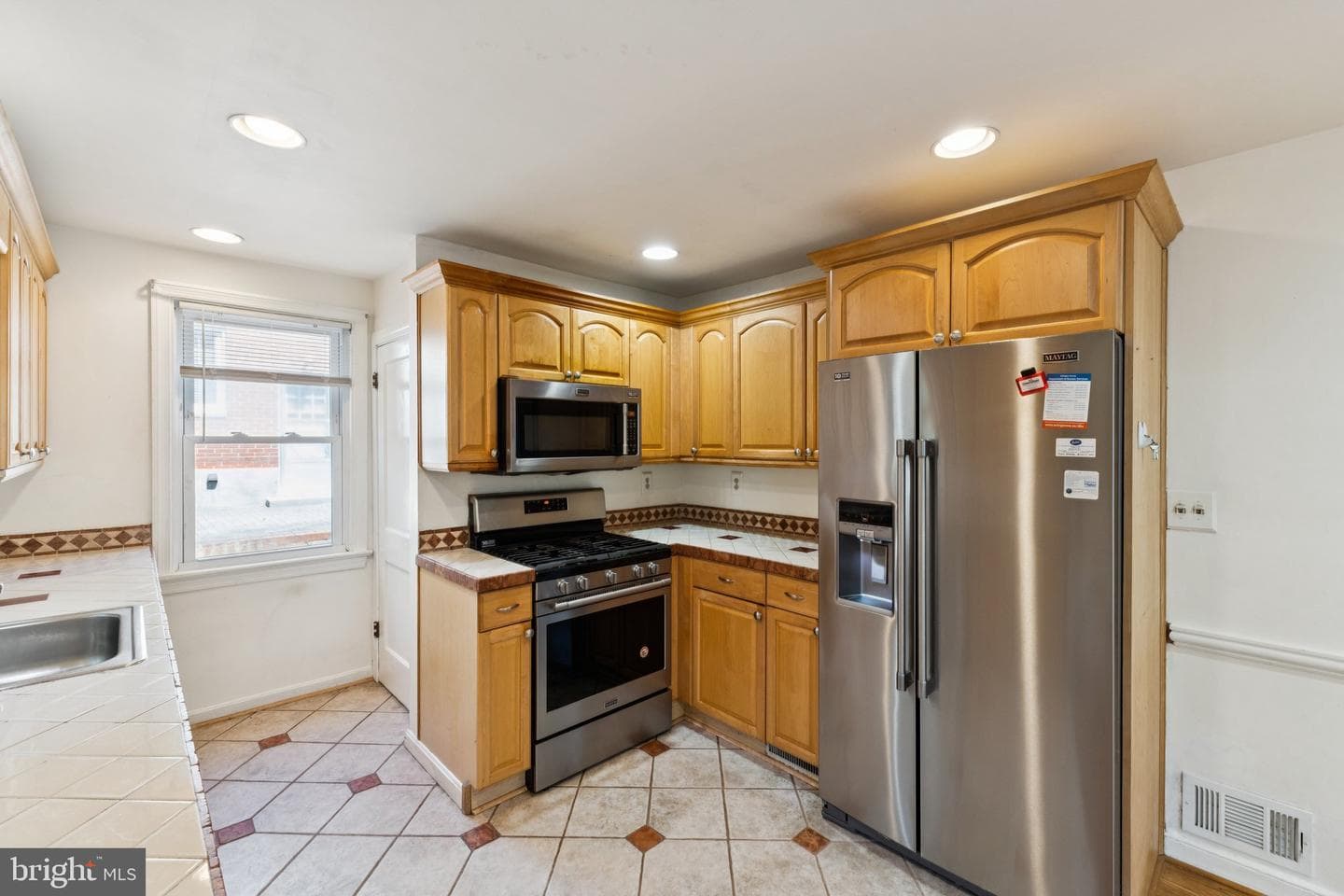 954 N Longfellow Street photo 12