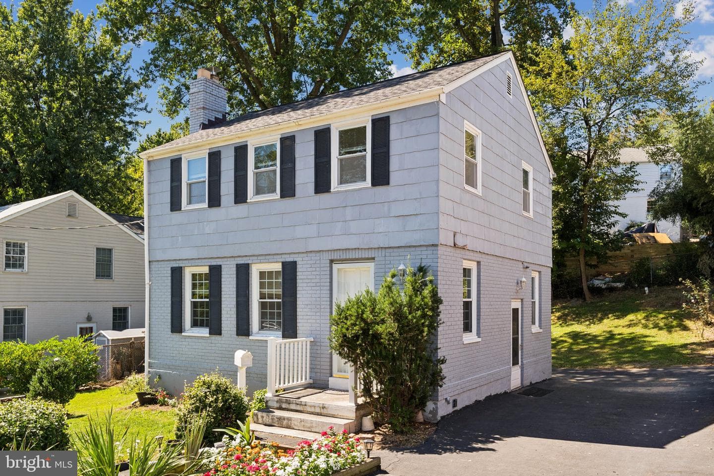 954 N Longfellow Street photo 2