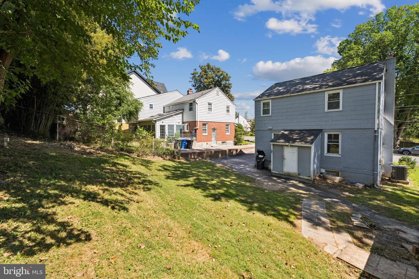 954 N Longfellow Street photo 38