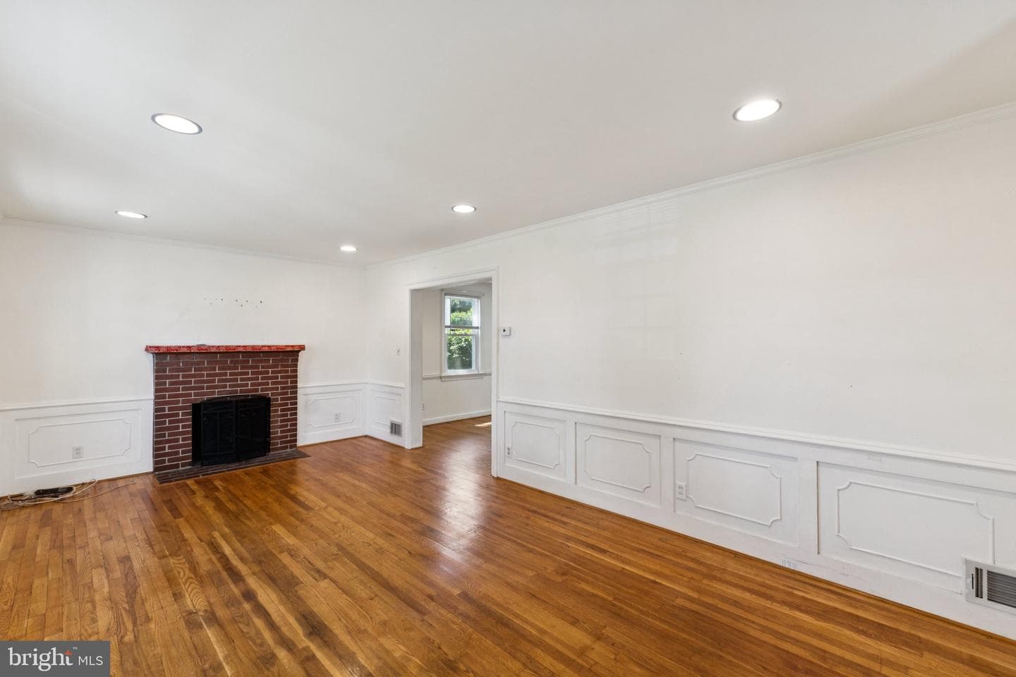 954 N Longfellow Street photo 6