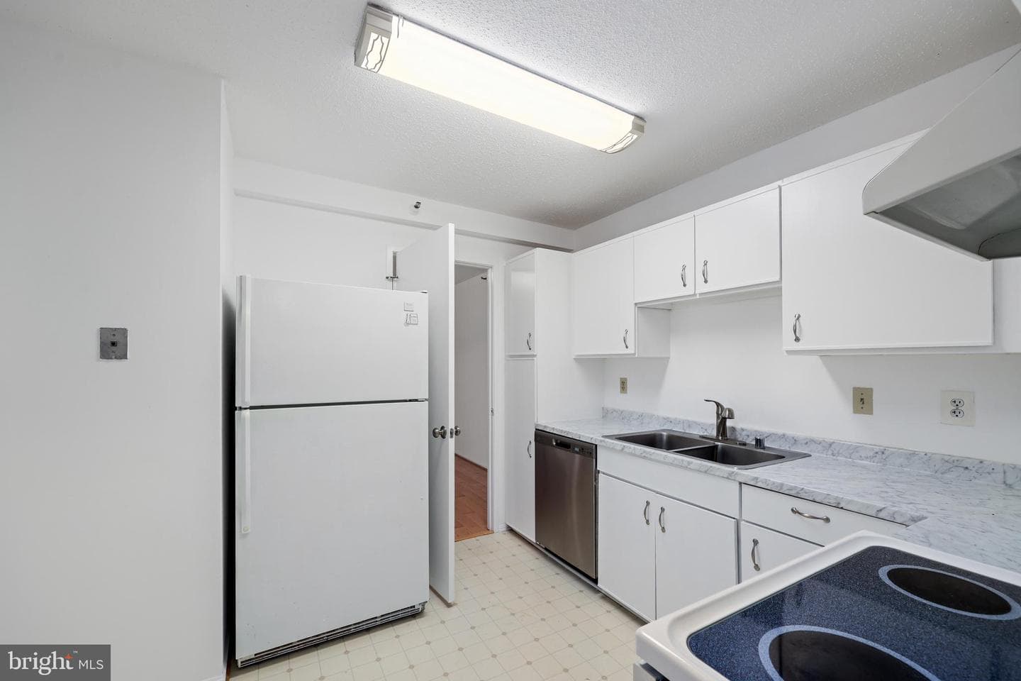 1600 N Oak Street #1233 photo 9