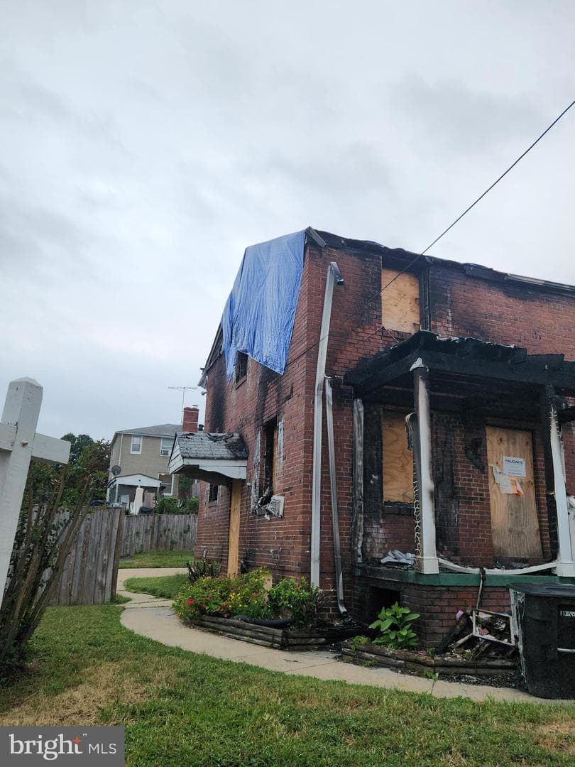2448 S Monroe Street photo 2