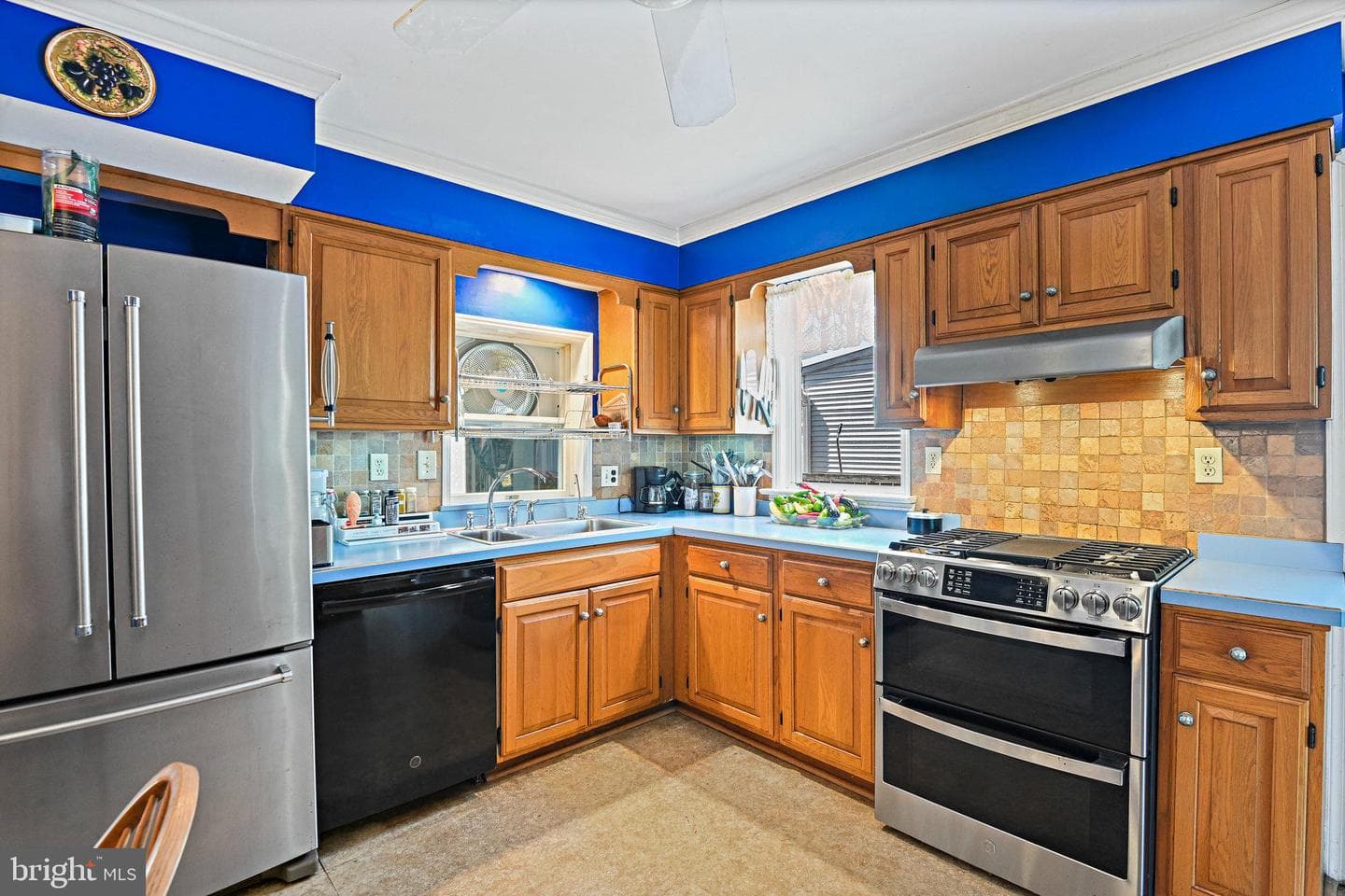 6404 27th Street N photo 11