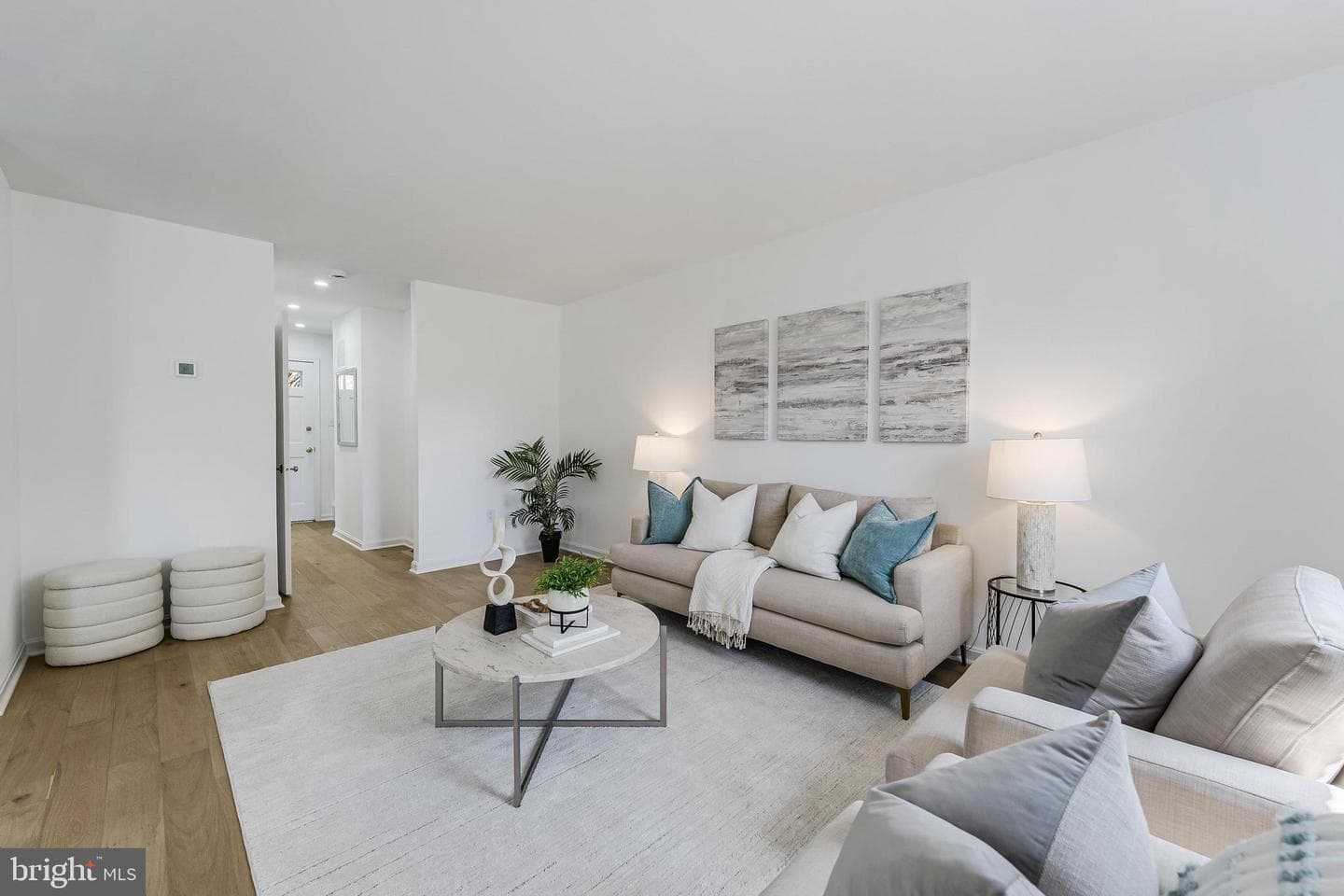 2111 N Lincoln Street photo 13