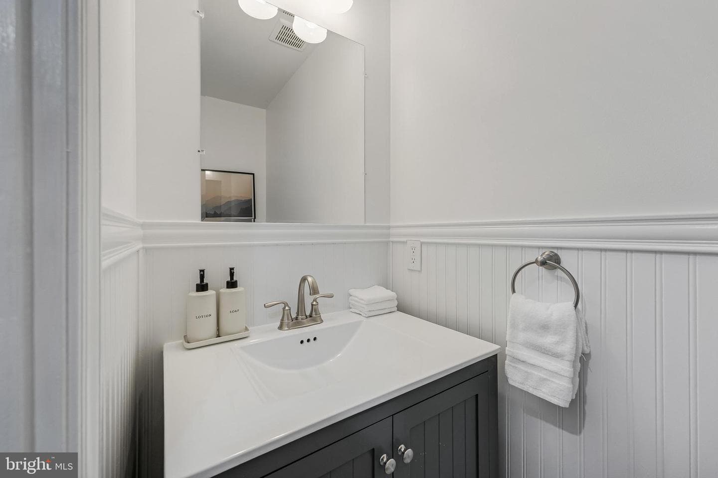 2111 N Lincoln Street photo 15