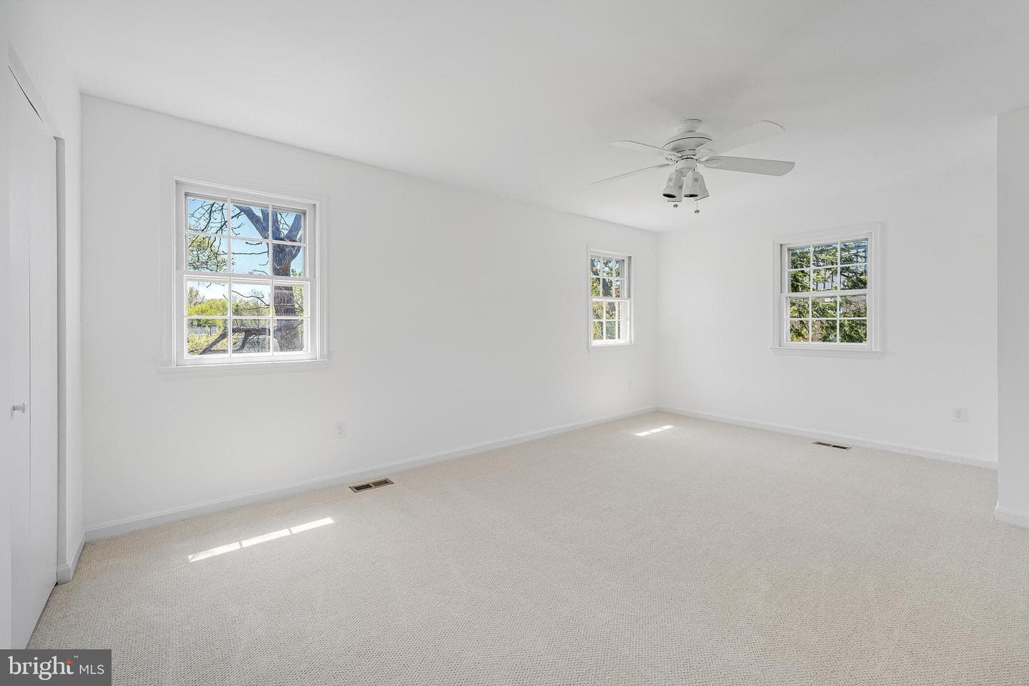 2111 N Lincoln Street photo 18