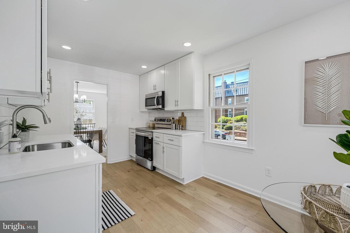 2111 N Lincoln Street photo 9