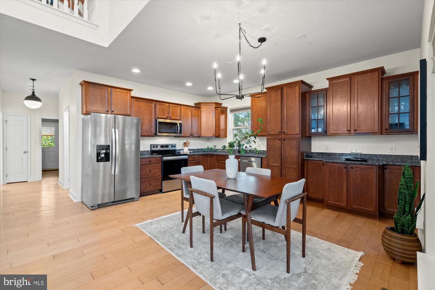 2046 S Shirlington Road photo 10