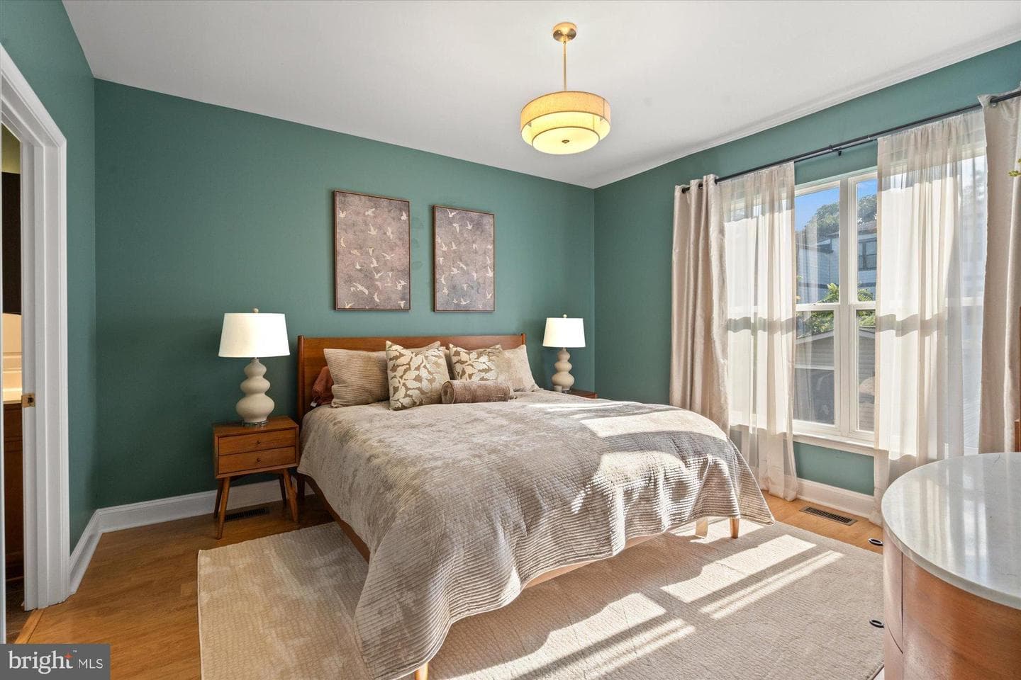 2046 S Shirlington Road photo 11