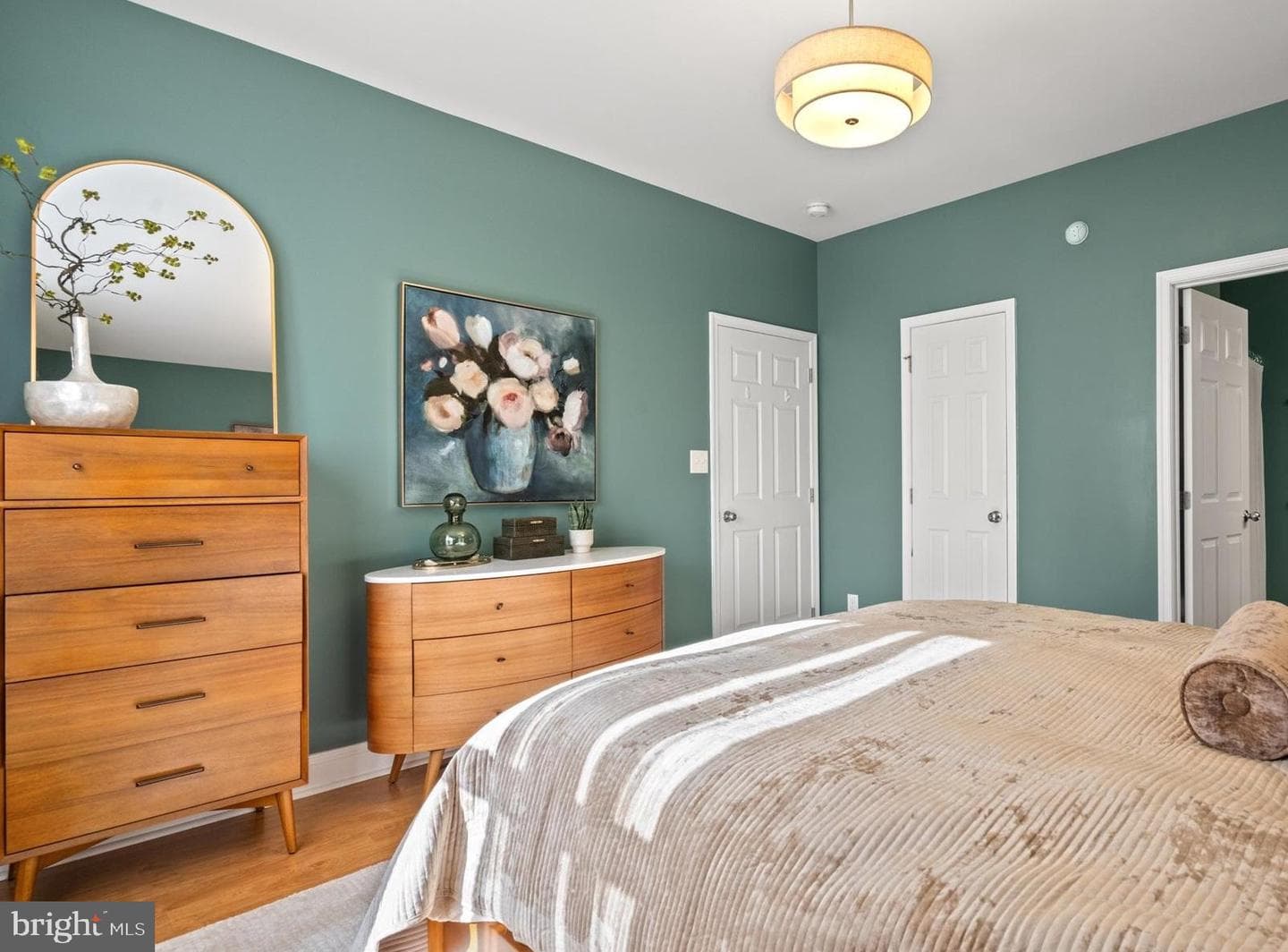 2046 S Shirlington Road photo 12