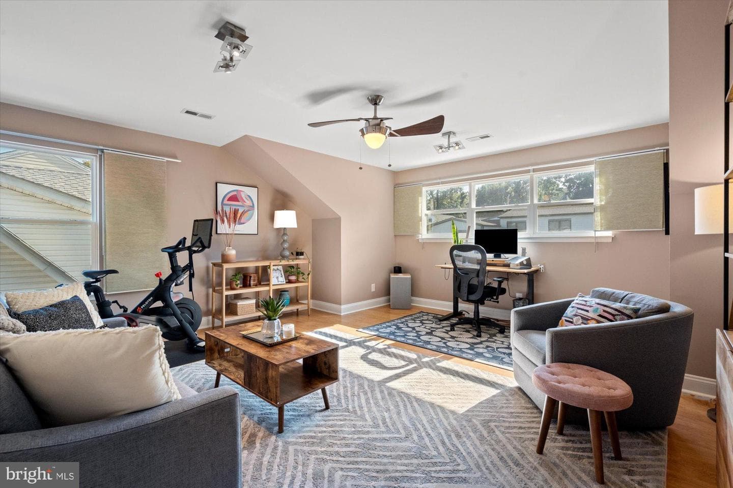 2046 S Shirlington Road photo 17