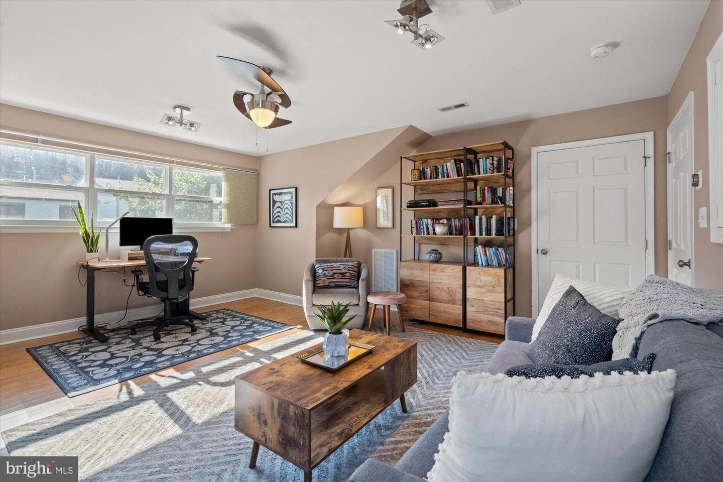2046 S Shirlington Road photo 18