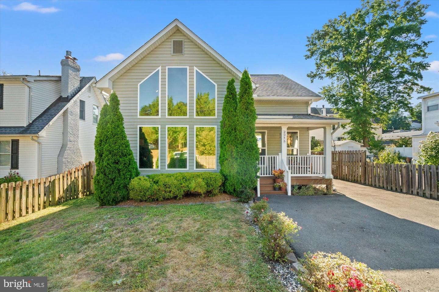 2046 S Shirlington Road photo 2