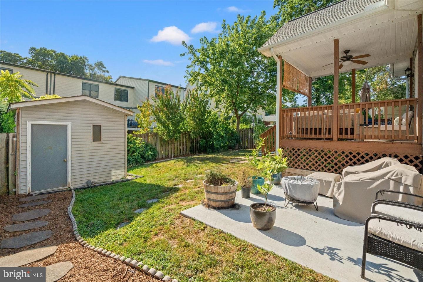 2046 S Shirlington Road photo 22