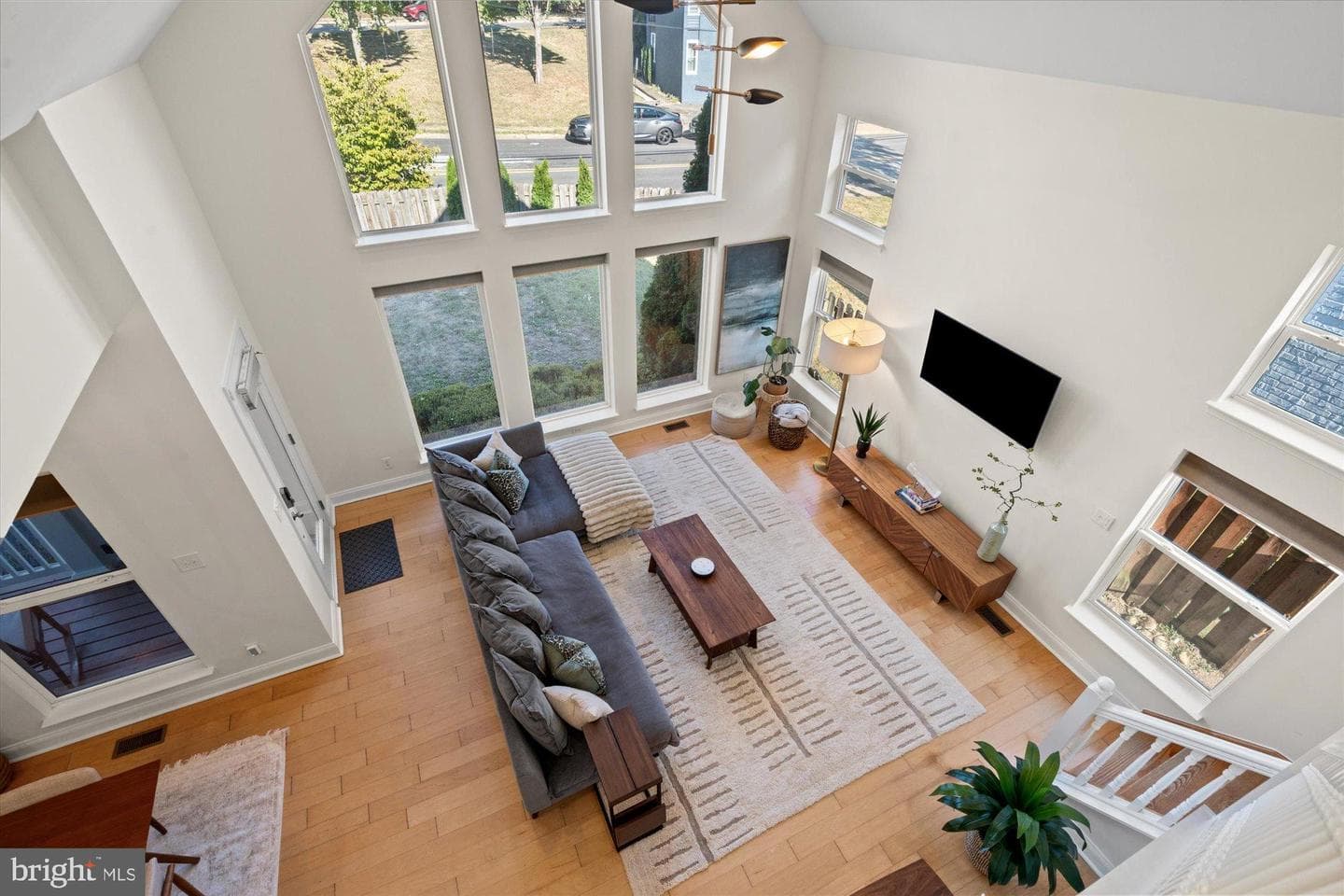 2046 S Shirlington Road photo 4