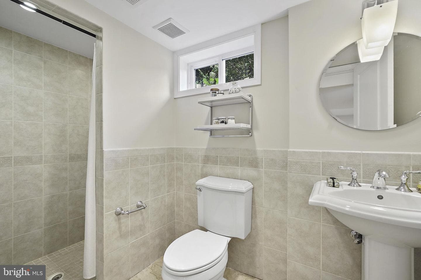 226 N Edison Street photo 24