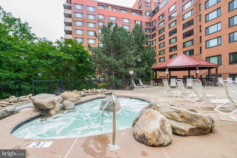 1121 Arlington Boulevard #548 photo 18