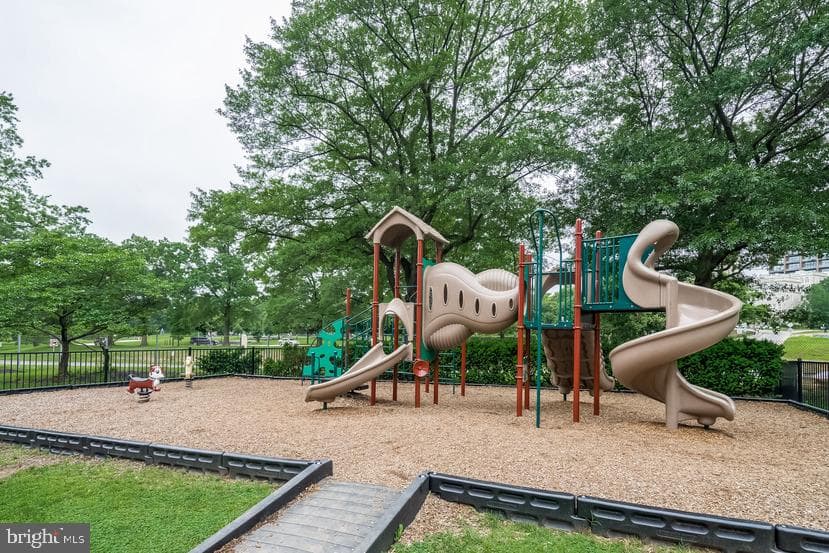 1121 Arlington Boulevard #548 photo 21