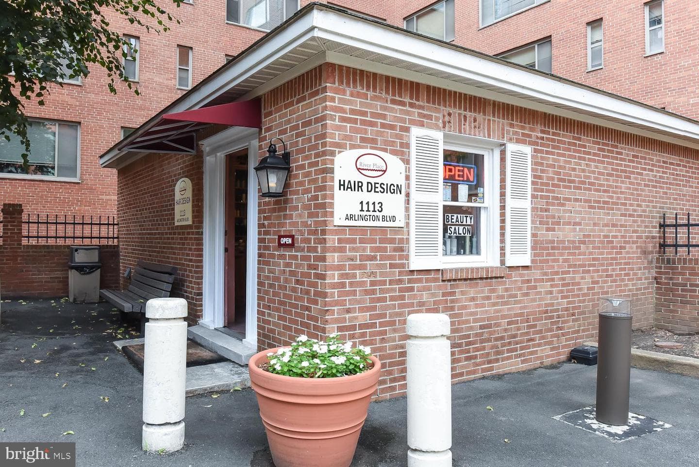 1121 Arlington Boulevard #548 photo 22