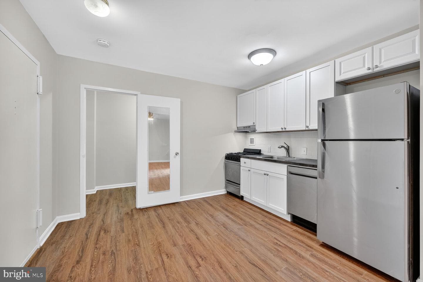 1121 Arlington Boulevard #548 photo 3