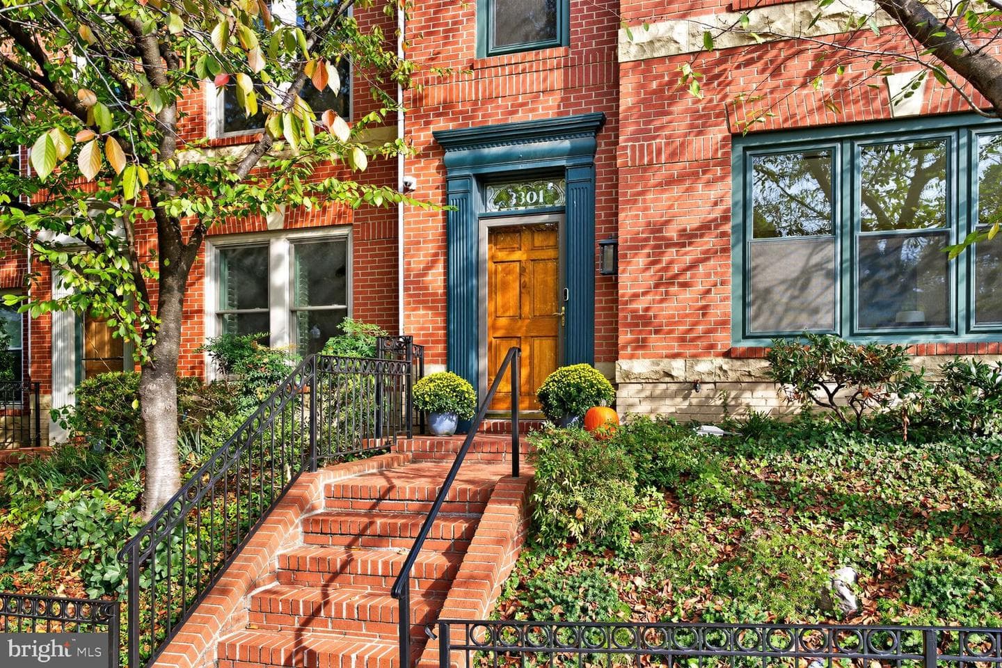3301 Washington Boulevard photo 1