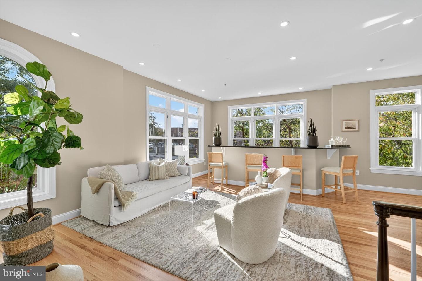 3301 Washington Boulevard photo 10