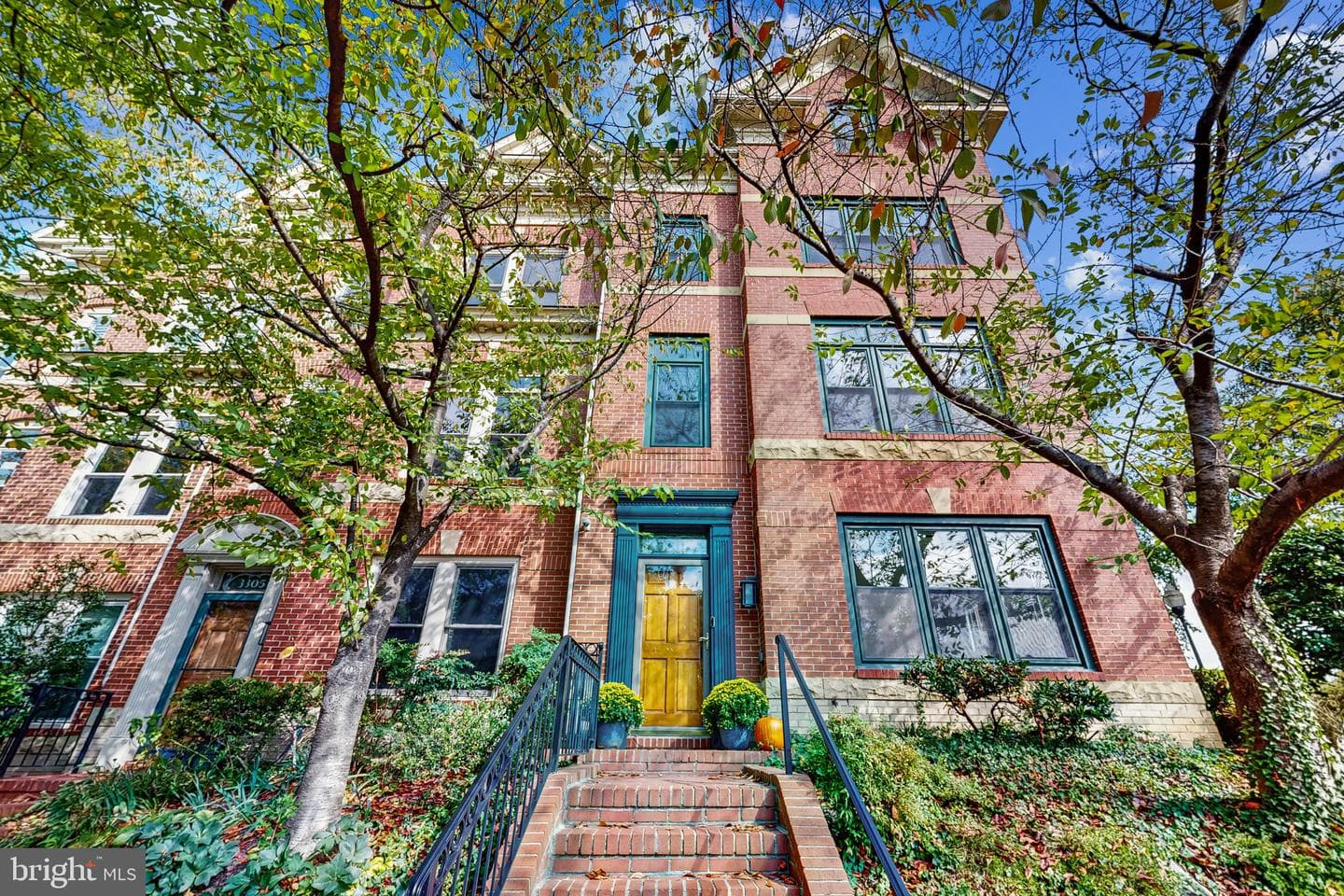 3301 Washington Boulevard photo 2