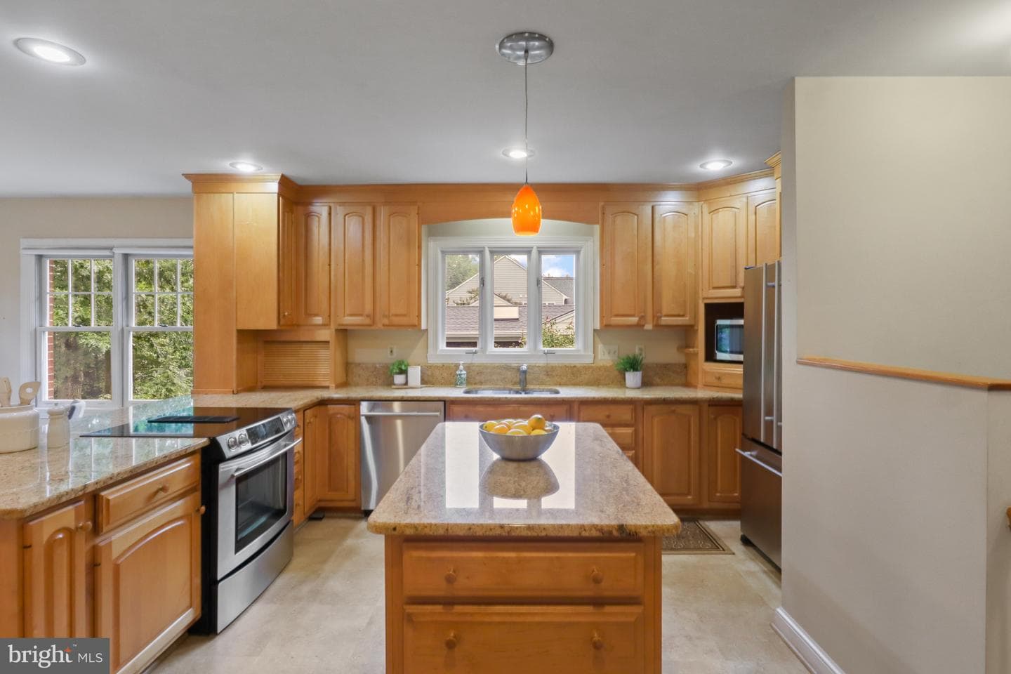 2822 N Harrison Street photo 7