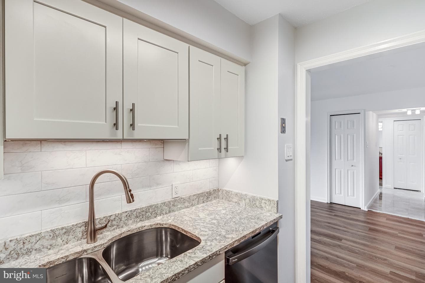 1301 N Courthouse Road #705 photo 6