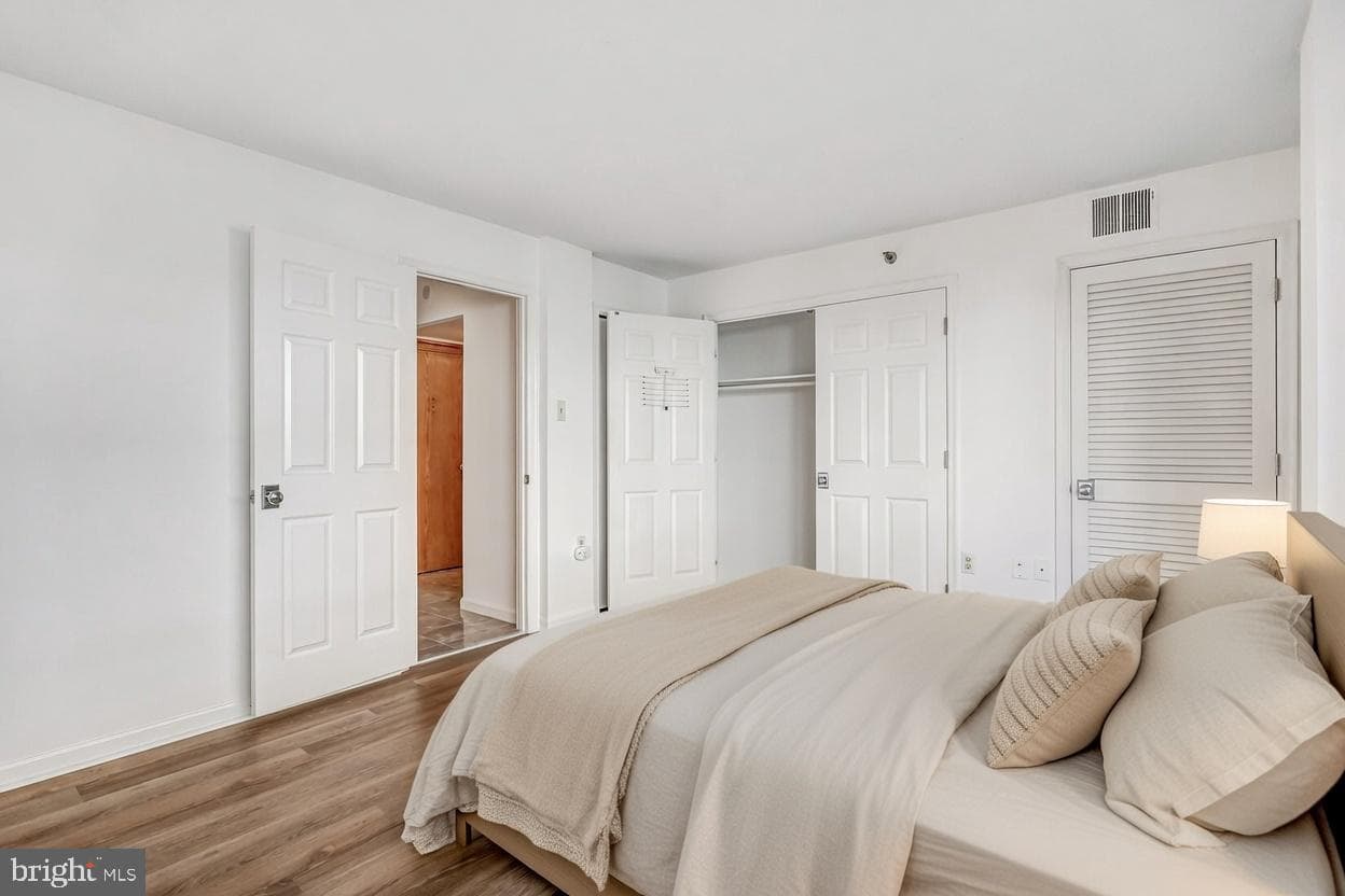 1301 N Courthouse Road #705 photo 9