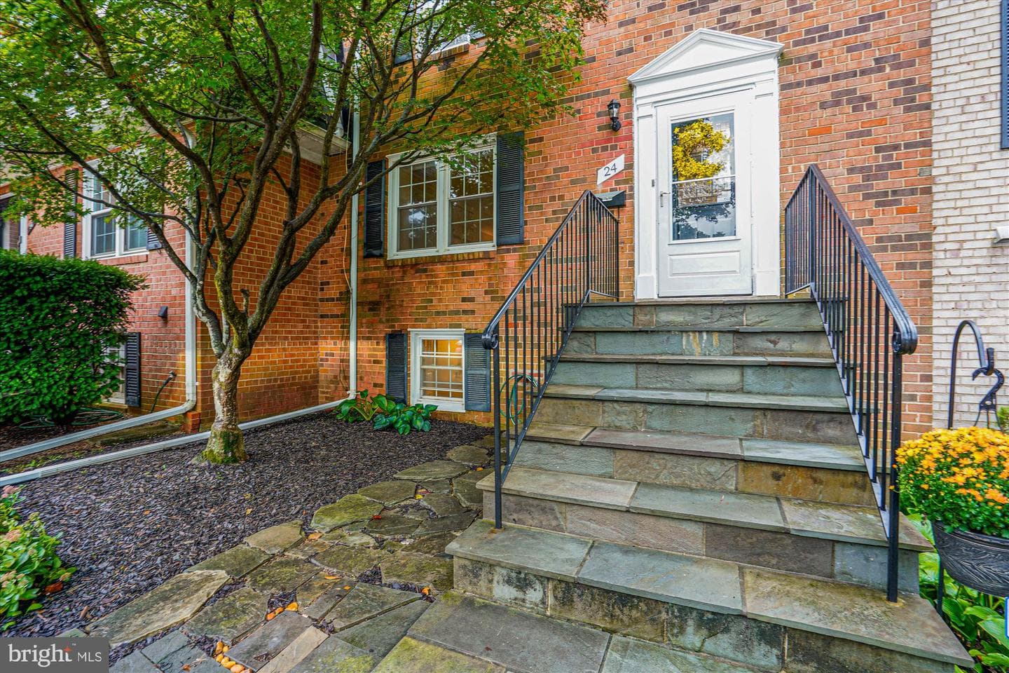 24 S Abingdon Street photo 2